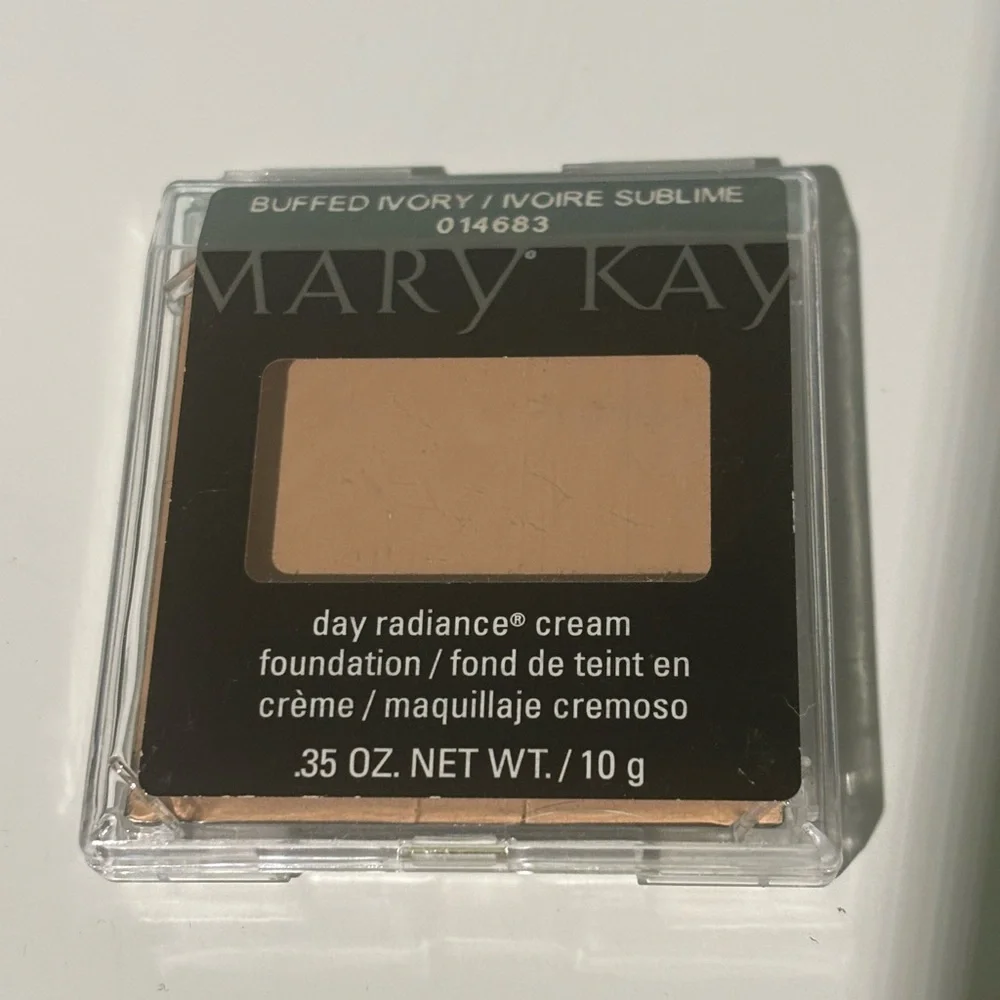 MARY KAY BUFFED IVORY DAY RADIANCE CREAM FOUNDATION